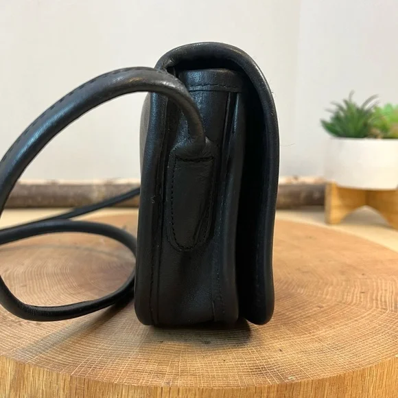 Vintage Coach Black Dinky 4422 Turnlock Crossbody Bag Made in USA NYC Era - Picture 12 of 16